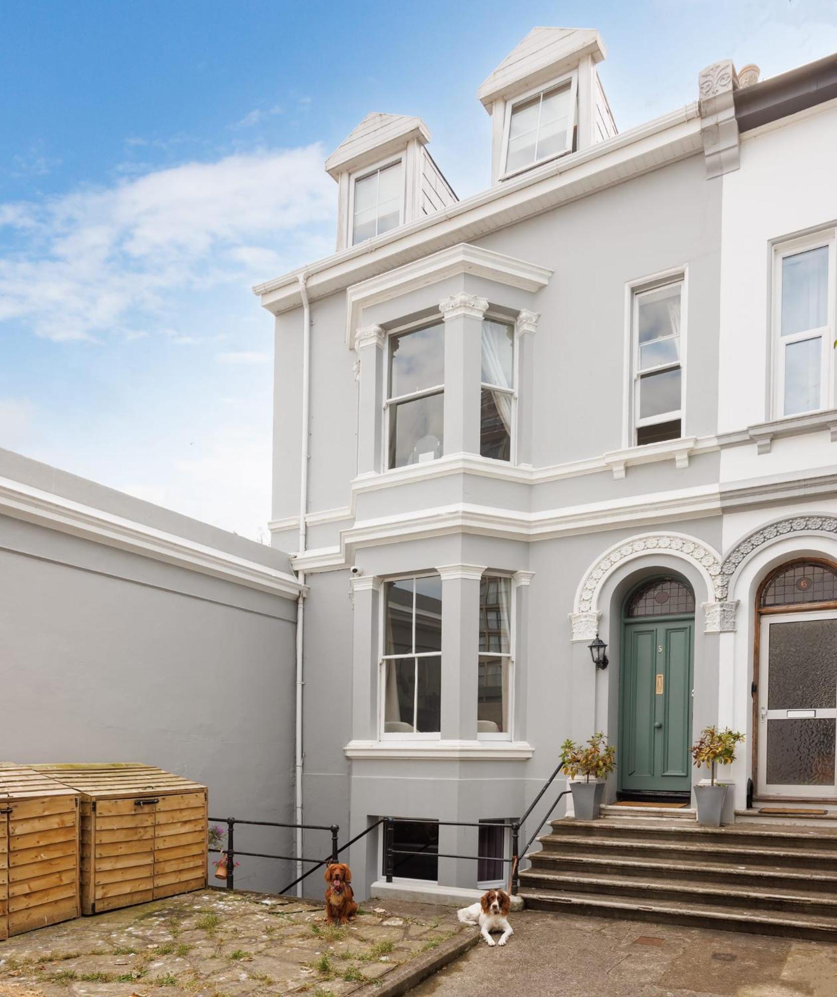 Hébergement de vacances New Luxury For 2024 - House - Sleeps 10 - Access To Town - Close To The Barbican - Pets Welcome - Parking Available - By Luxe Living By Sophia