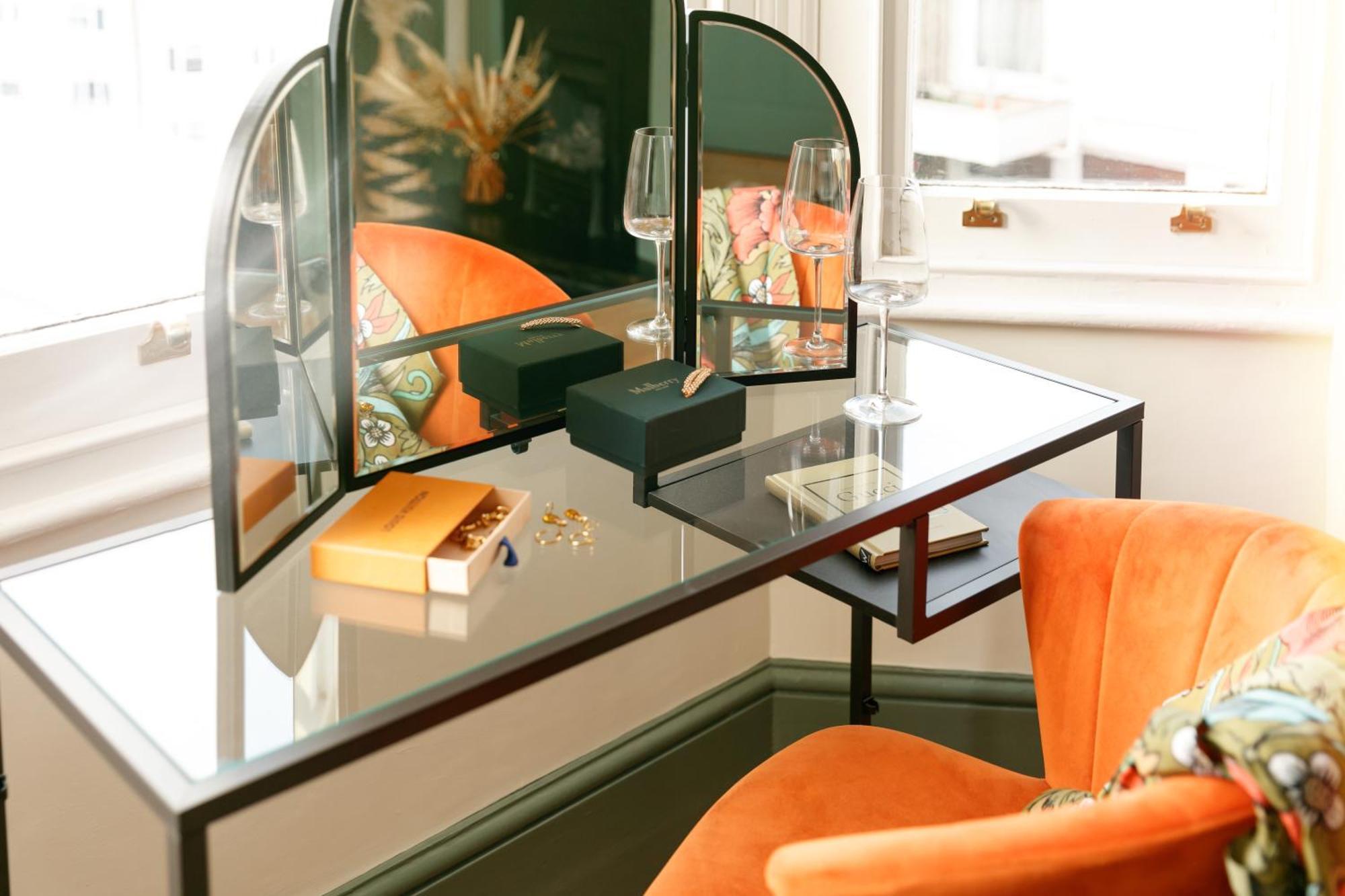 New Luxury For 2024 - House - Sleeps 10 - Access To Town - Close To The Barbican - Pets Welcome - Parking Available - By Luxe Living By Sophia Hébergement de vacances *