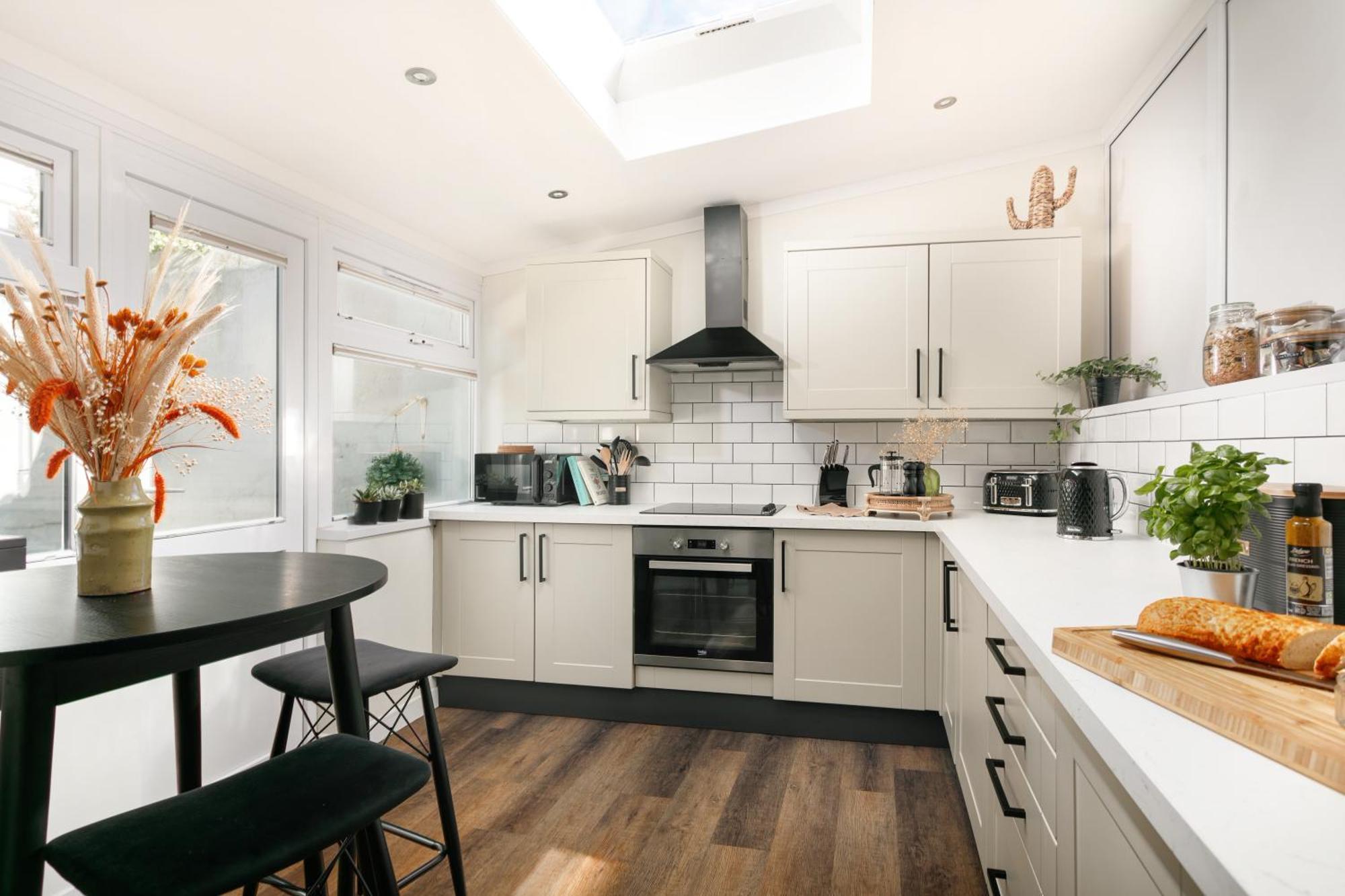 Hébergement de vacances New Luxury For 2024 - House - Sleeps 10 - Access To Town - Close To The Barbican - Pets Welcome - Parking Available - By Luxe Living By Sophia