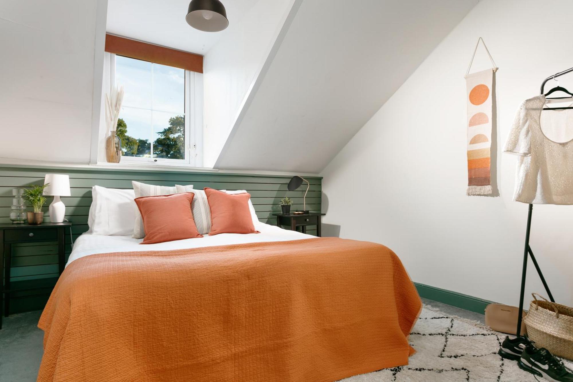 New Luxury For 2024 - House - Sleeps 10 - Access To Town - Close To The Barbican - Pets Welcome - Parking Available - By Luxe Living By Sophia Hébergement de vacances *
